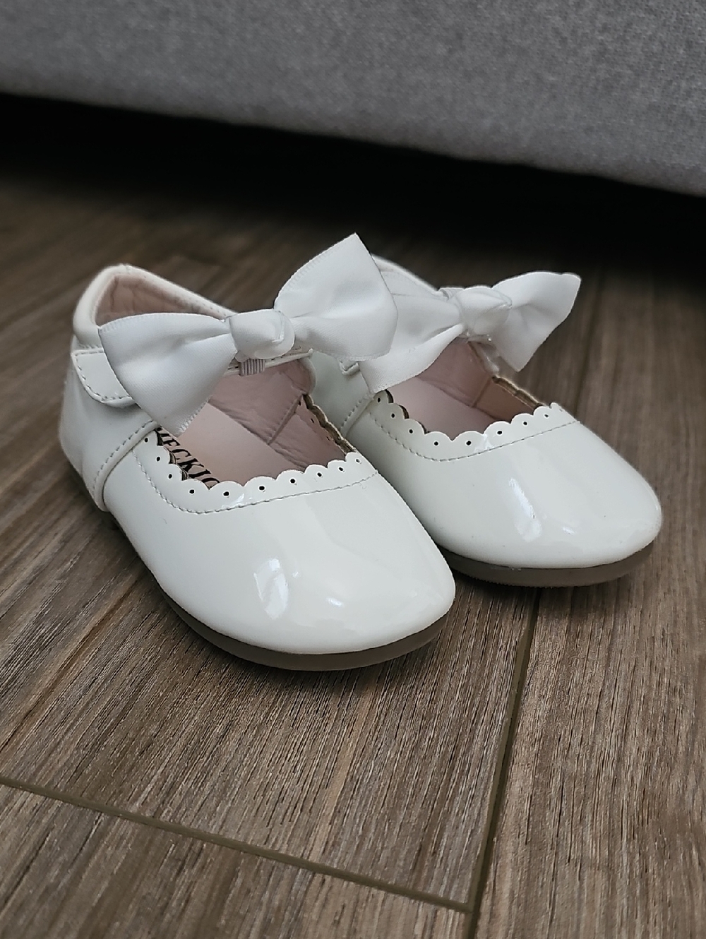 White Patent Bow Mary Jane Dress Shoes for Girls